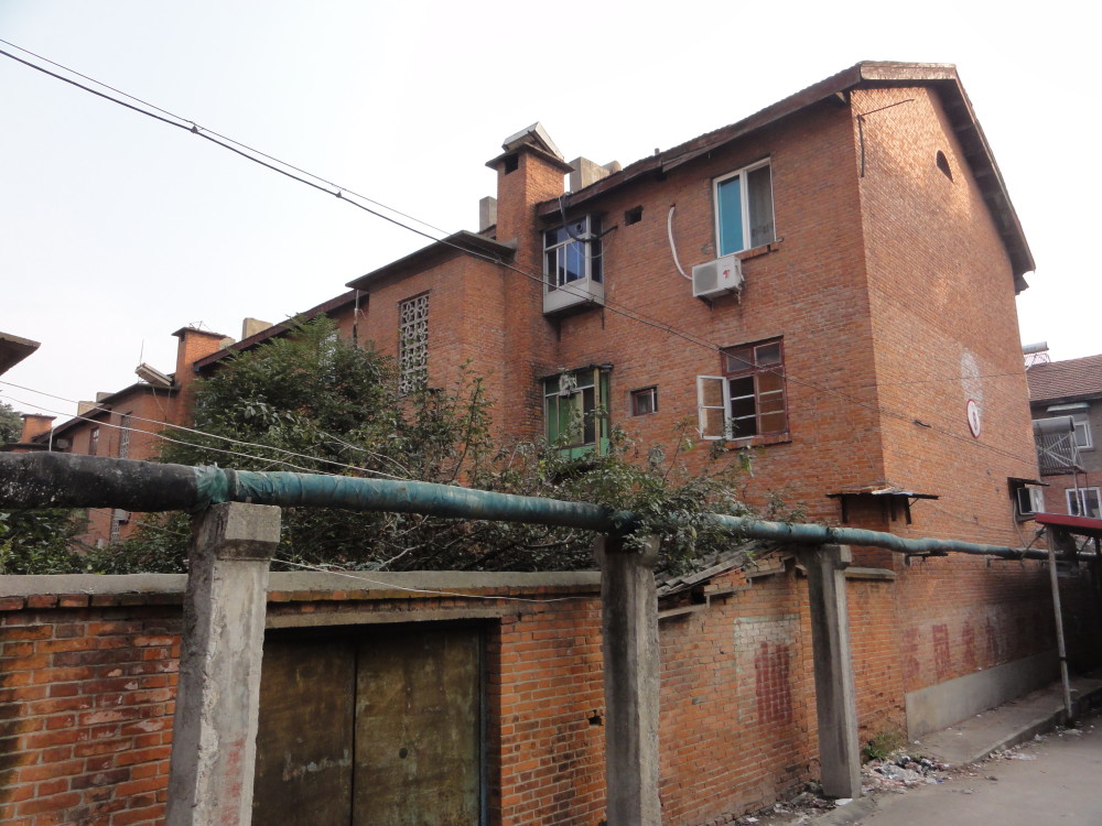 南阳红阳兵工厂,山中"军工城"生产炮弹,今繁华不再,萧条冷落