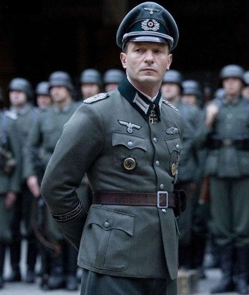 德国的军人在二战时期的军装与现代是最相似的,西方发达国家,社会发展