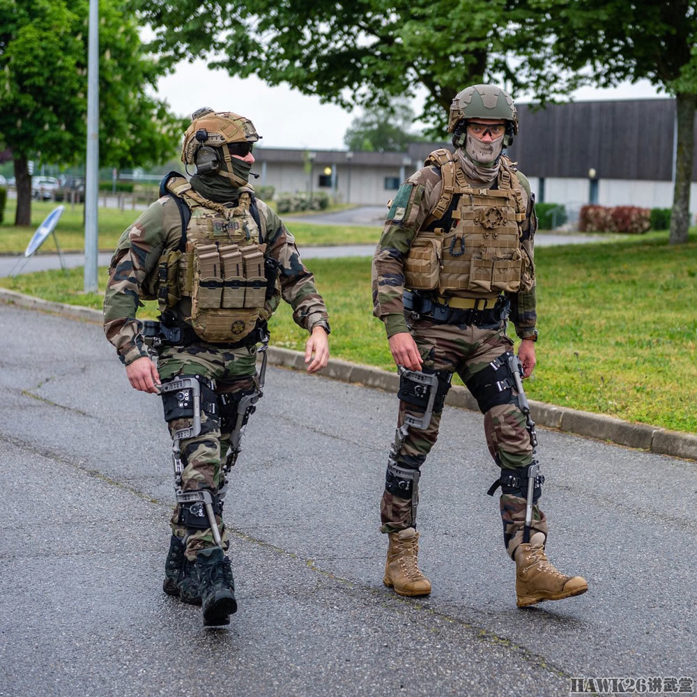 法国空降兵测试外骨骼奔跑跳跃全都行科幻装备将变成现实