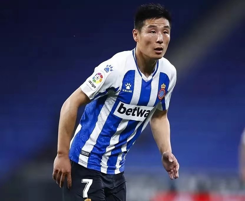 中超围炉会:失误丢球 补射被吹!武磊西乙告别战发挥不佳,还遭西媒痛批