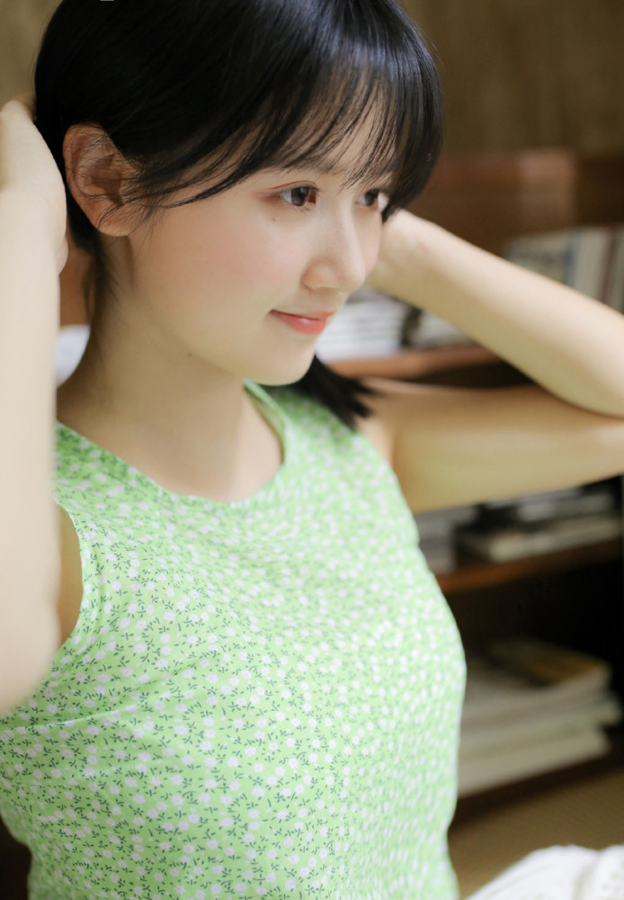 俏皮可爱清纯美女邻家气质