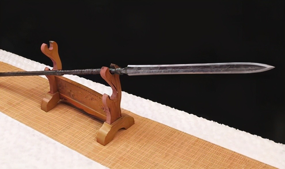 欧阳修,宋祁的《新唐书》卷103程知节列传记载:"善马槊".