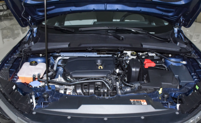 2021款福特福睿斯上市15l6at908万性价比完胜伊兰特