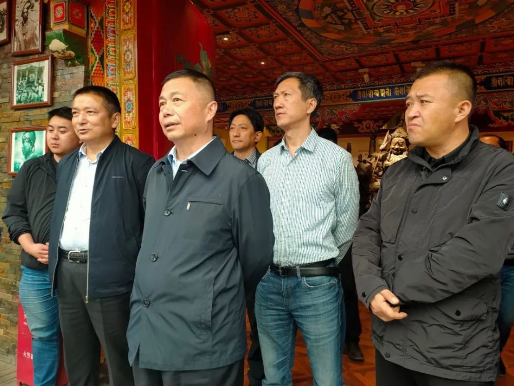 5月13日,省人大民族侨务委员会主任委员卢鸿志带领调研组来夏河县调研