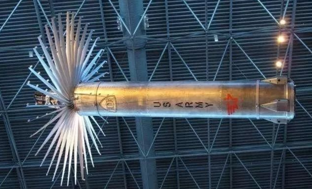 r9x使用了"环状刀锋战斗部"取代了旧式海尔法导弹的串联破甲战斗部或
