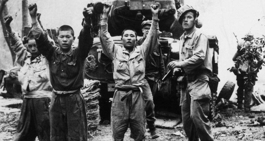 不愿意向朝朝鲜士兵投降,而是都涌向了中国志愿军面前,向中国人民志愿