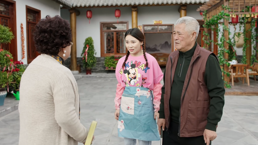 保姆小琴和药丸子同在一屋檐下,虽然一开始被药丸子欺负,但后来小琴