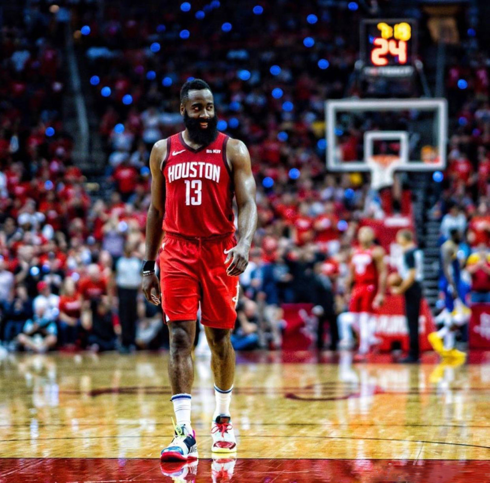 埃尔文海耶斯 NBA历史上哪些得分王没能进入一阵？今年库里有戏吗？