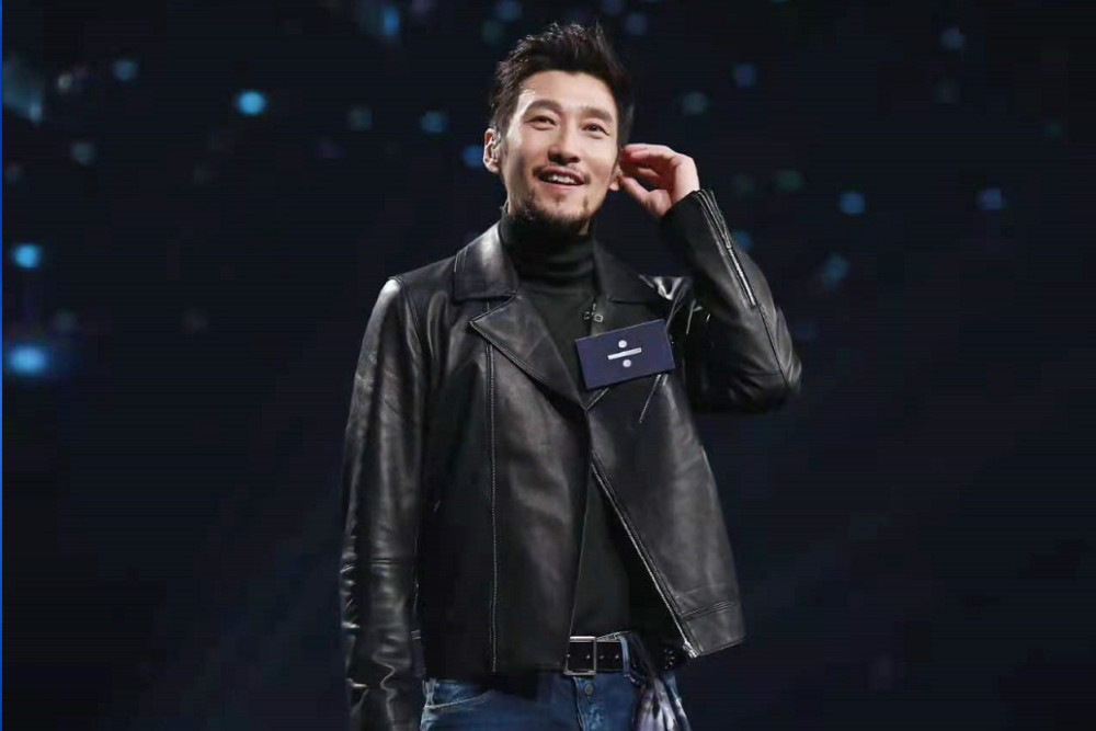 谁是宝藏歌手曾经是阳光男孩如今成雅痞大叔满江让人认不出