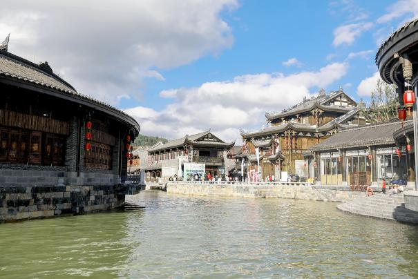乡约贵州·龙里县龙山社区│寻梦江湖,打卡武侠小镇