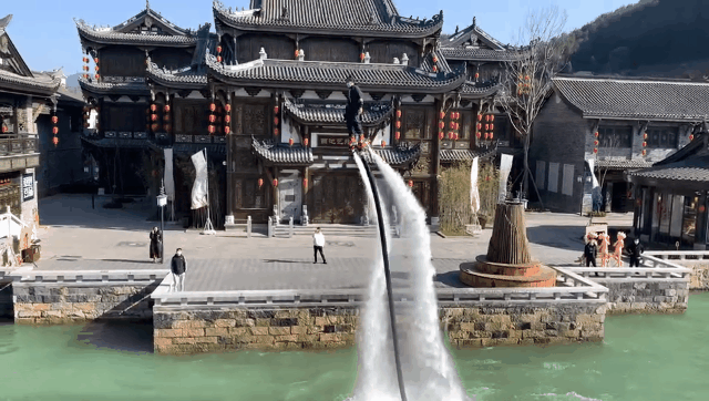 "卫星视角下的美丽乡村—古韵悠悠,梦回江湖,打卡龙里武侠小镇