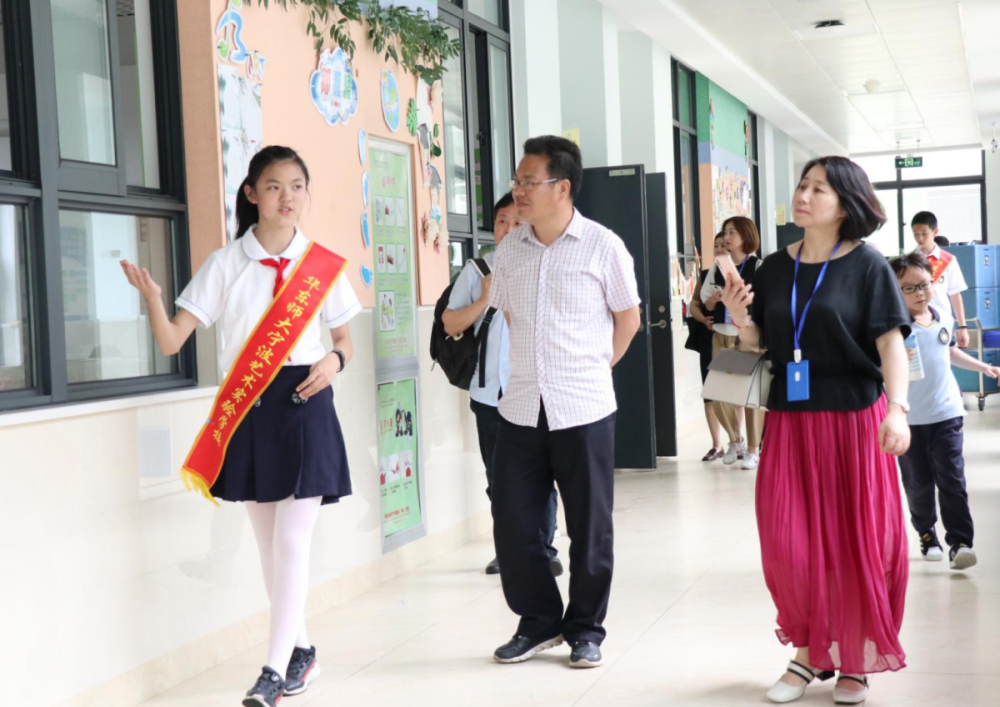 参观华师大宁波艺术实验学校温州市蒲鞋市小学郑志胜校长指出要形成"