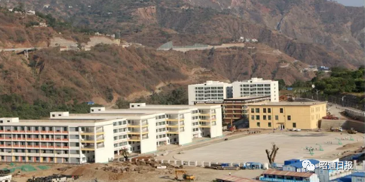 镇雄县赤水源高级中学其余11所学校正有力有序推进(鲁甸县第三中学