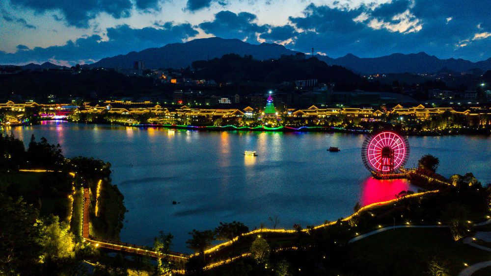 社会非遗小镇夜色如画