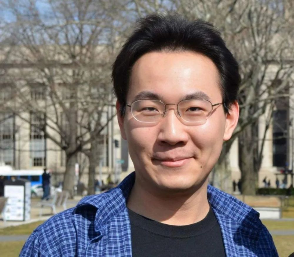 潘勤轩怪异的举动引起了警方注意; 在蒋凯文遇害当天