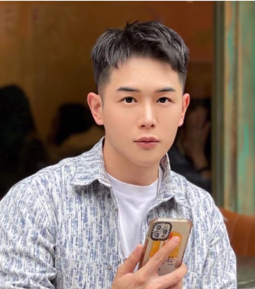 除了锅盖头.三七分也是很受时尚男生喜欢的一种男发.2.