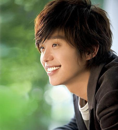 情歌王子张栋梁从风靡全国到无人问津今39岁现状如何