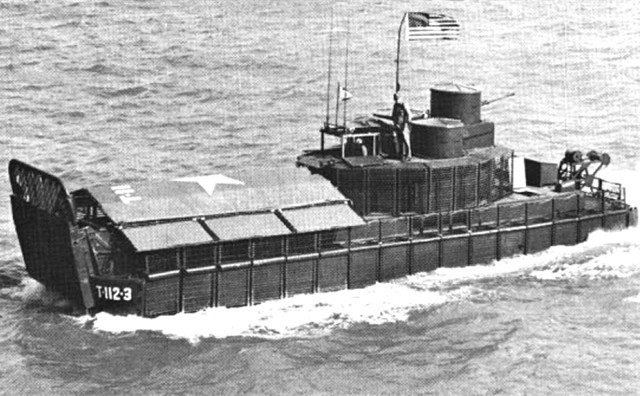 美国越战内河炮艇图片