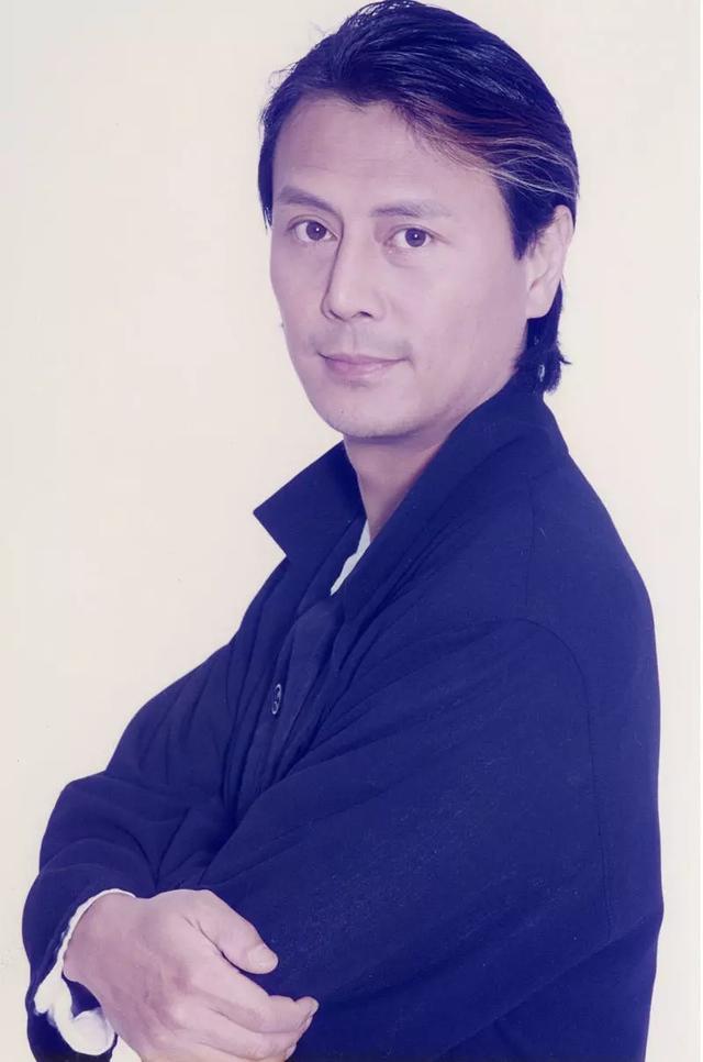 抛弃著名女星让其终身不孕,一生风流有人爱,67岁的他魅力不减