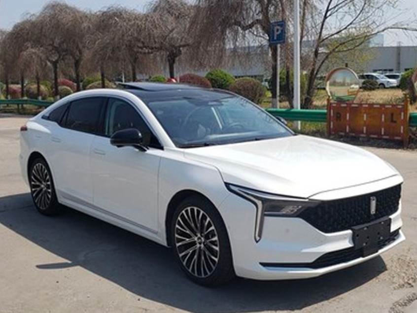 奔腾B70新车型成都车展上市 增2.0T动力