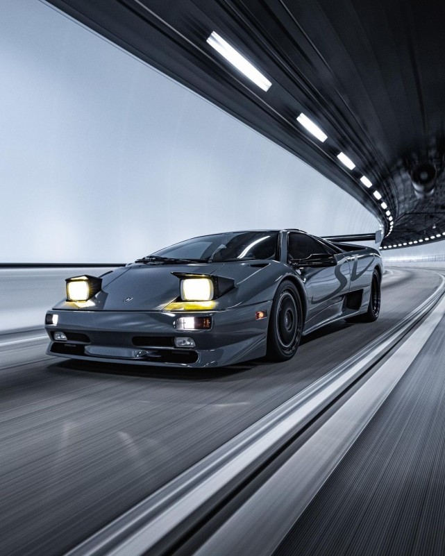 跳灯的兰博基尼有多帅兰博基尼diablosv鬼怪90年代最拉风的跑车