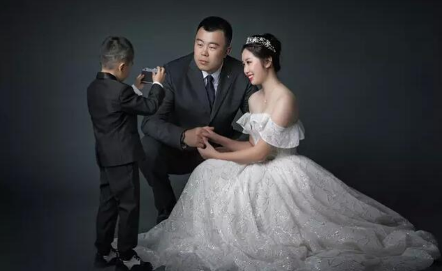 韩德君妻子因怼键盘侠被球迷注意到身高1米82曾经是著名模特