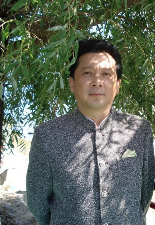 郁钧剑回乡演唱会阵仗大杨澜给他当主持人刘和刚张也都来撑场