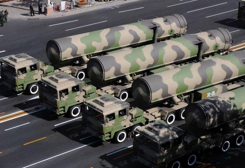 要说最大的改进,就是发动机的性能,还提升了弹头的威力,从东风-5a开始