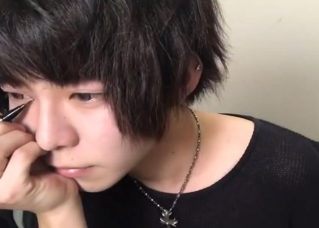 妈妈卧底15岁儿子qq群群名为药娘内容不堪入目