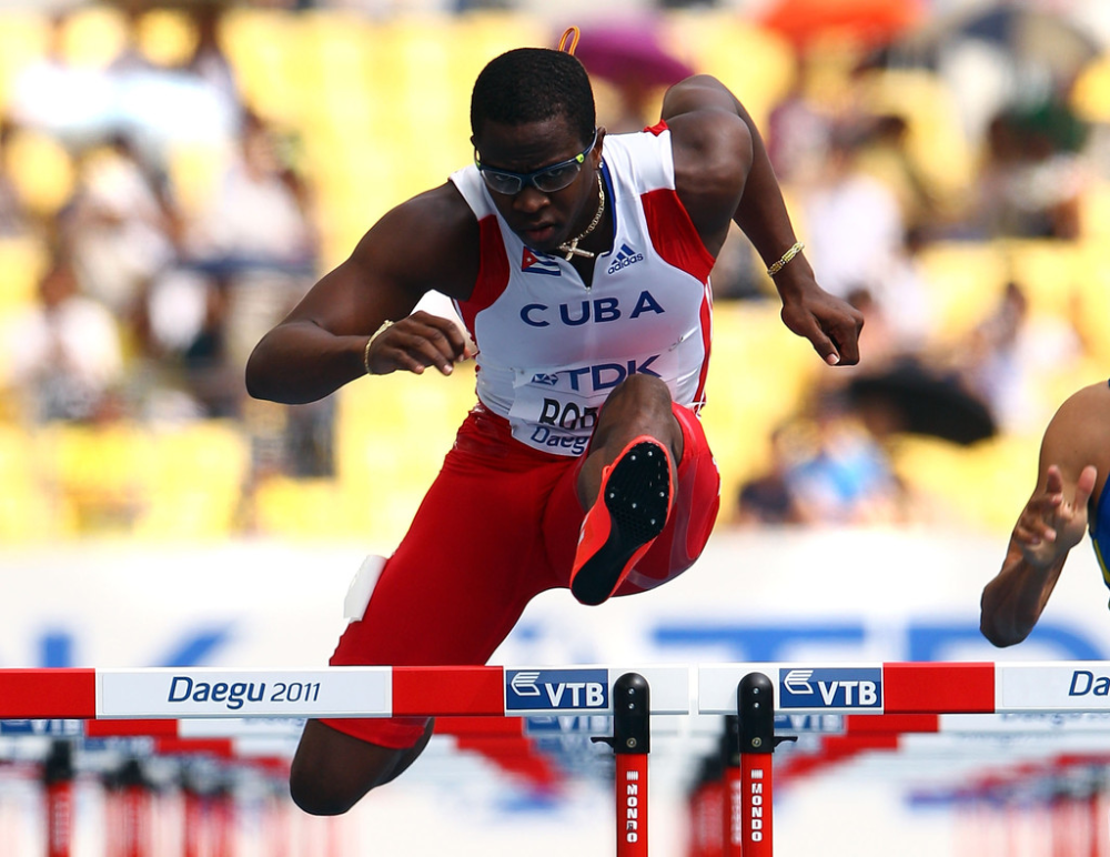 跨栏12秒80飞人梅里特还在跑比巅峰慢11秒罗伯斯消失刘翔最逍遥