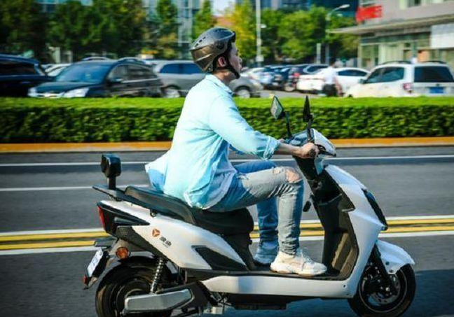 新国标电动车速度慢被吐槽追不上自行车这样设置的意义何在