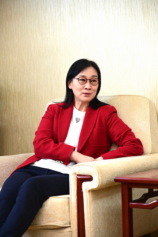 陈春花互联网浪潮中传统企业的转型成功尤其值得关注