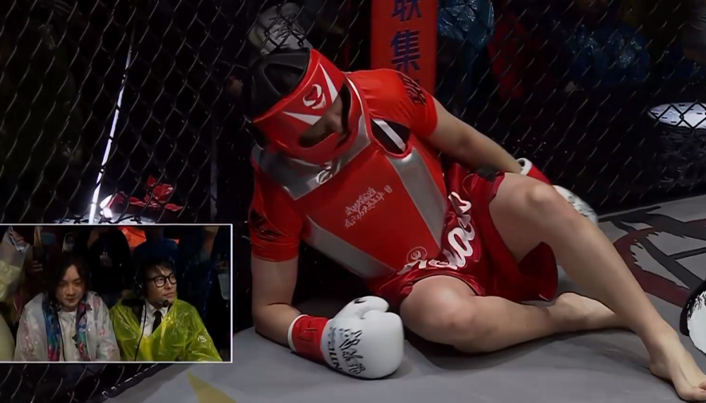 药水哥遭向佐重拳出击!张大仙解说都看懵了:太佩服他的勇气了!