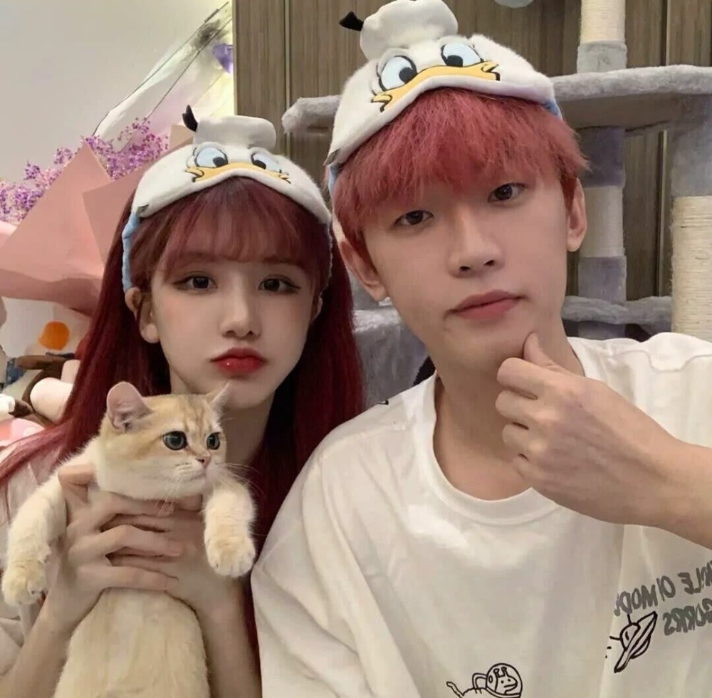 情侣头像‖两个人走会很有趣但一个人走会很快_腾讯新闻