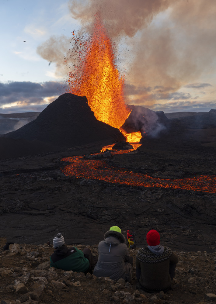 (外代一线)冰岛火山:岩浆喷涌