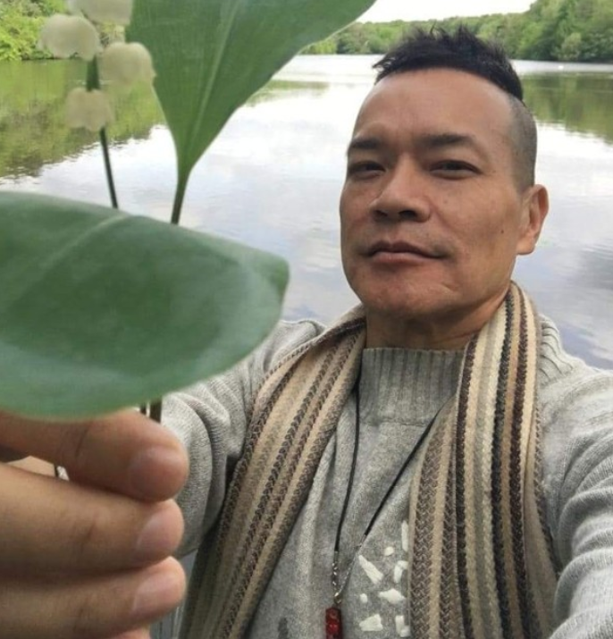 与刘銮雄前妻分手后变低调61岁洪朝丰罕露面患癌割舌后恢复好