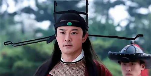 重文轻武那一块,但他的地位依然无人可以撼动,所以曹国舅这一辈子都能