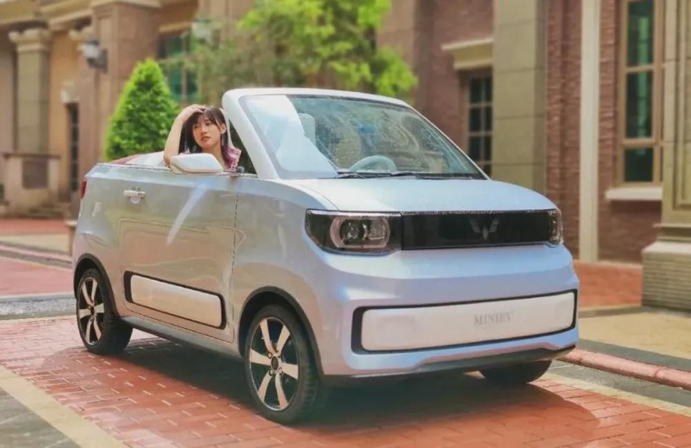 喜提全宇宙第一台五菱敞篷