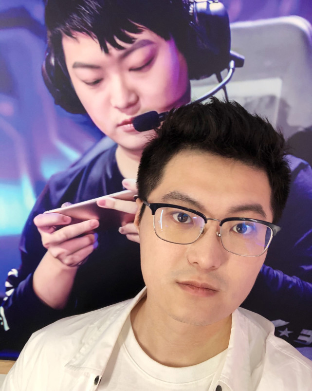 阿泰透露ag老帅只是普通人并非富二代拿完总冠军fmvp却混到月薪5千