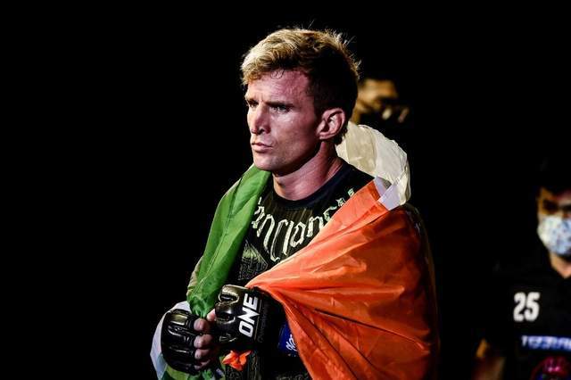 善猜高徒上演完美圆笼首秀,三回合高扫ko