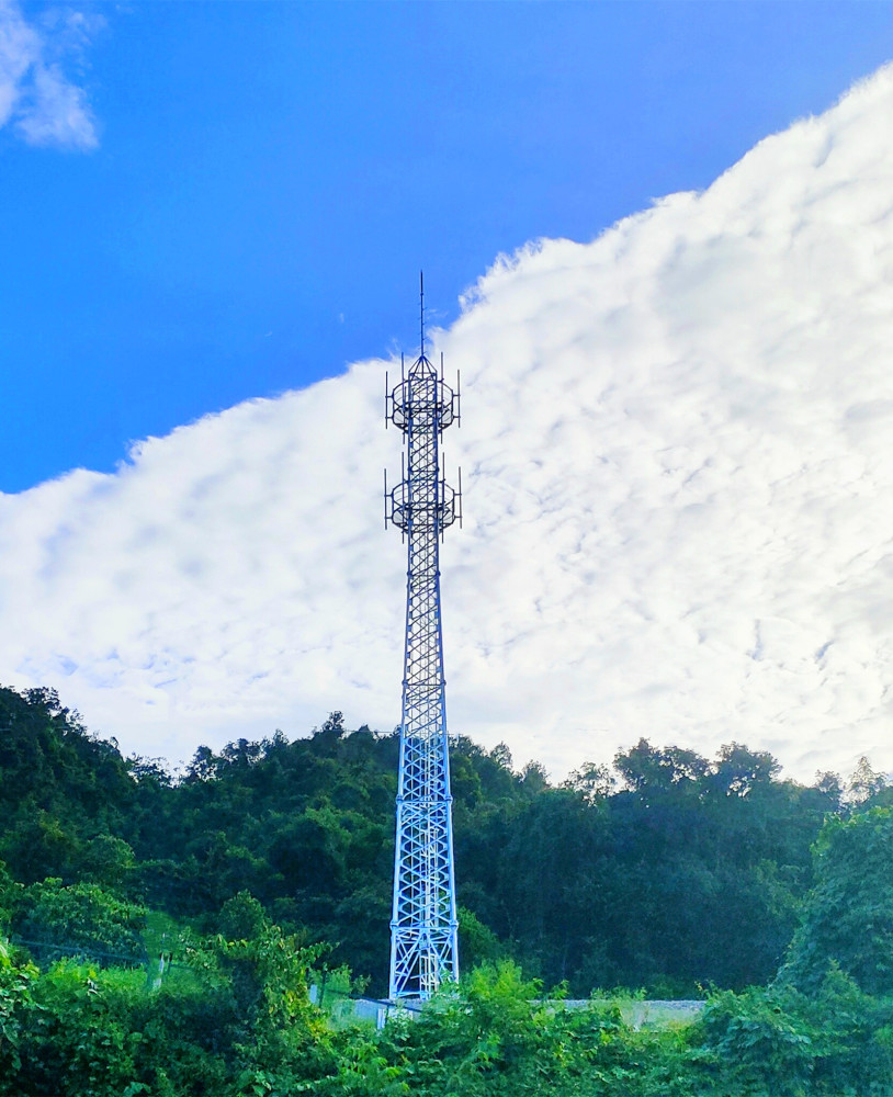 国际中老铁路所有通信铁塔组立完成