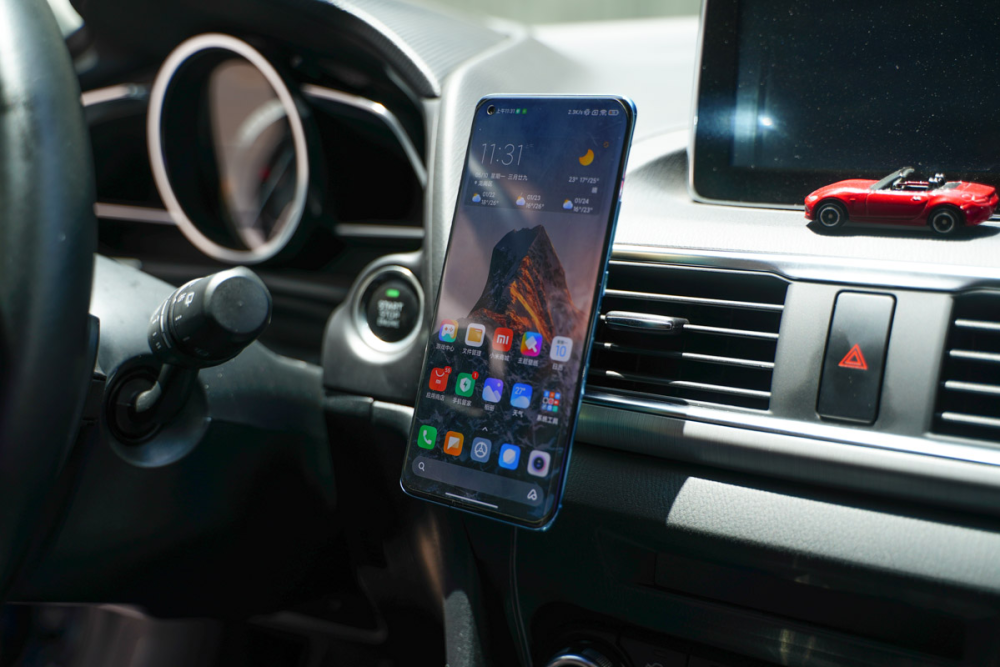 一个充电套装多种使用场景 Mophie车载磁吸无线充电器上手体验 腾讯新闻