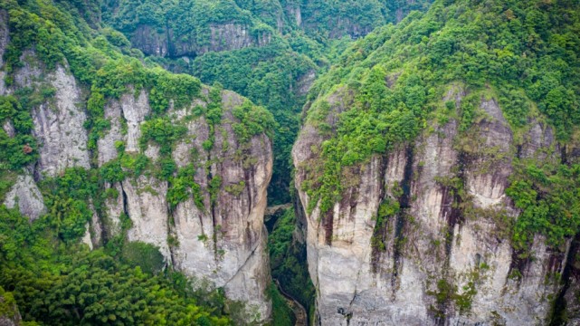 雁荡山门景之最堪称天下第一门神雕侠侣绝情谷取景地