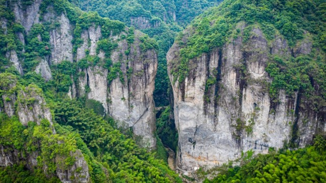 雁荡山"门"景之最,堪称天下第一门,《神雕侠侣》绝情谷取景地