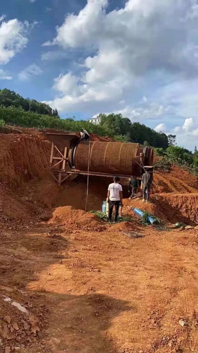 文山一网友抖音晒挖矿?结果挨了!