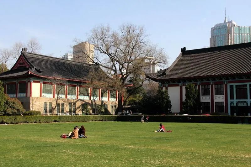 南大学子拒绝75块钱群演费,无视流量明星的底气在哪