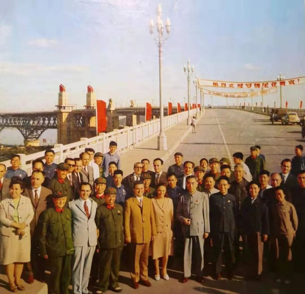 夜读 百年百事一座载入史册的 争气桥 腾讯新闻