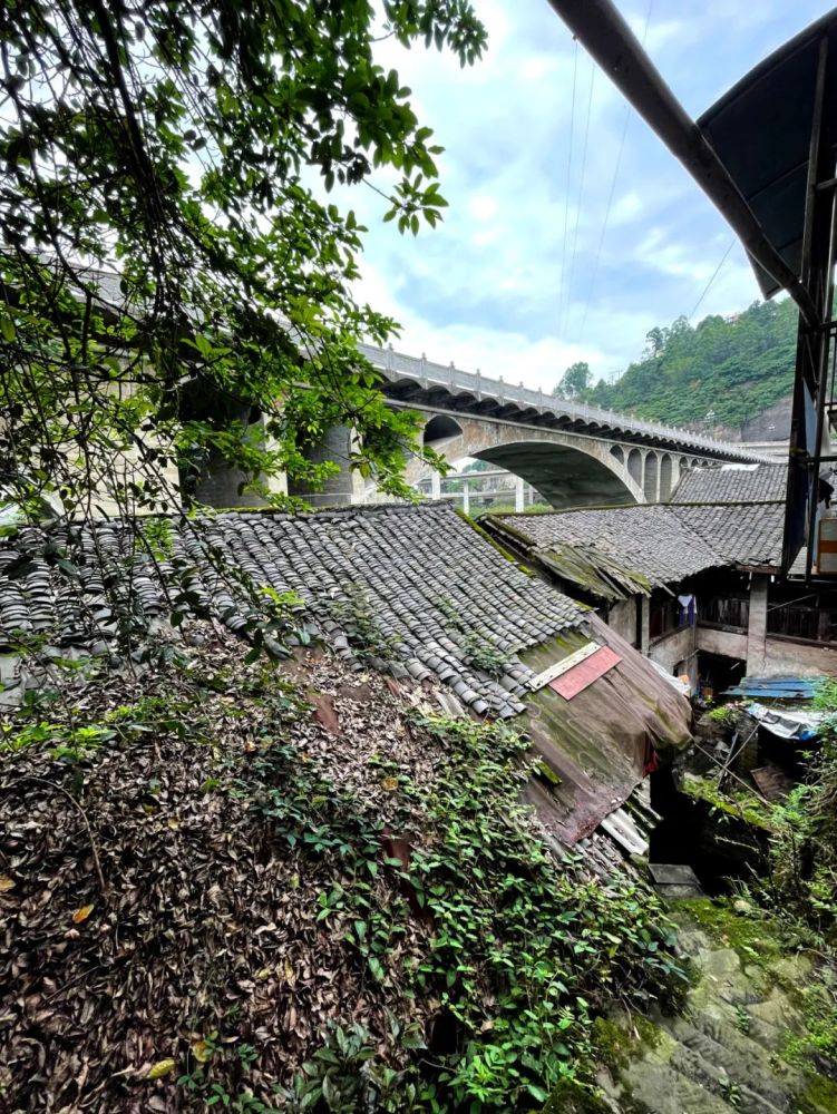 据了解,长江大保护南广古镇综合整治项目搬迁区域位于南广镇陈塘关