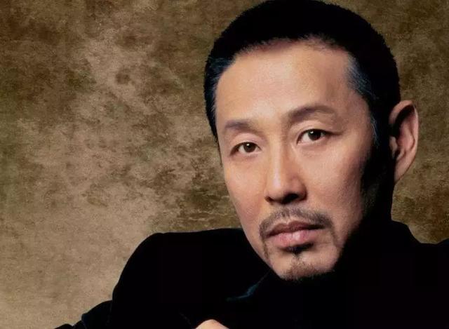 当然,老一辈很多的演员都有这样的功底,诸如李雪健,焦晃等老艺术家,我