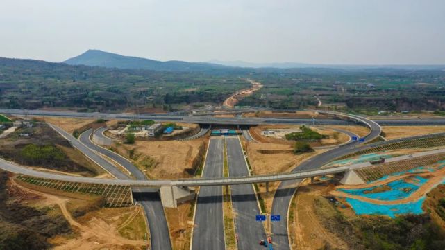 连接国道g234和陇海西路的大动脉立交工程 ,前往新密,焦作,郑州都比较